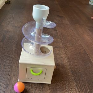 Lovevery slide and seek ball run - new condition